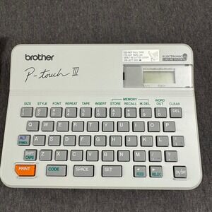 Brother P-Touch III PT-30 Electronic Labeling System Vintage Grey Handheld Maker
